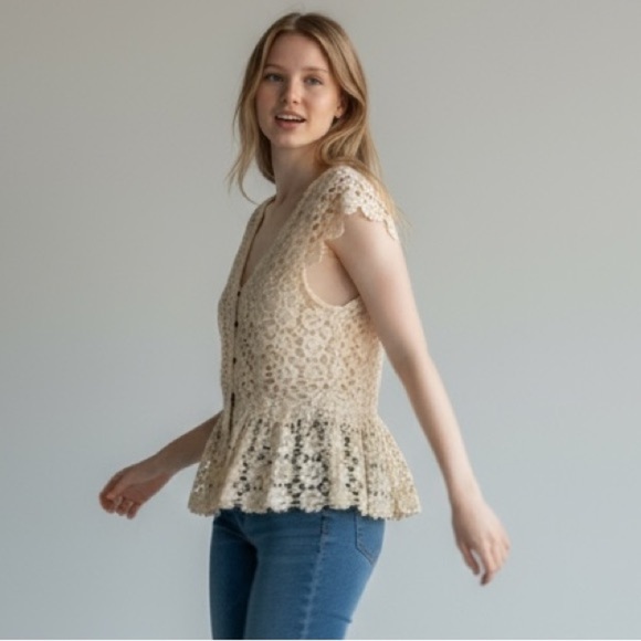 Alice + Olivia Wendy Cream Lace Button Front Vest Peplum Top Women’s Large - Picture 2 of 14